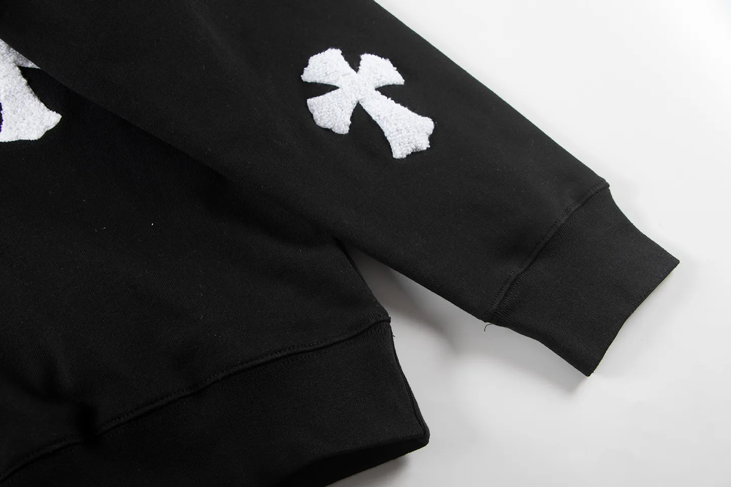 P250 Chrome Hearts Chrome Hearts Embroidered Towel Embroidered Sweater Round Neck Sweater Size: SMLXL Color: Black